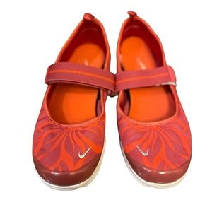 Nike women’s Mary Jane’s size 8